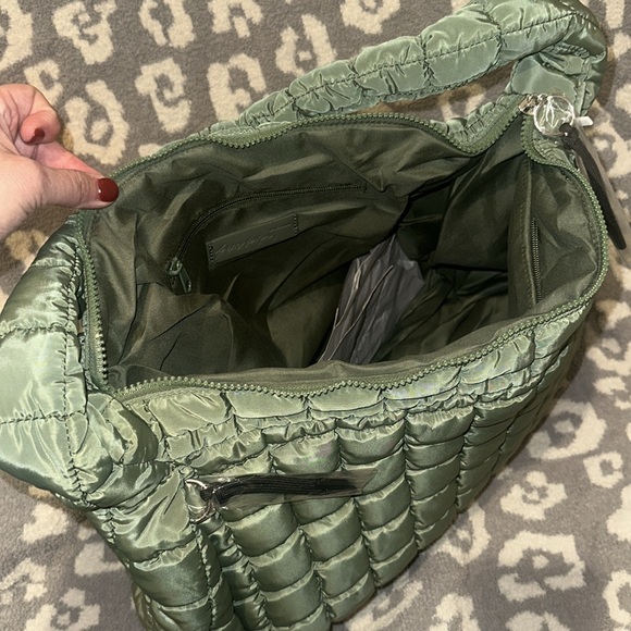 Free People FP Movement Quilted Carryall Bag in Washed Sage π New & Never Worn π - Picture 9 of 17